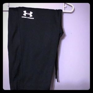 Under armor capre shorts